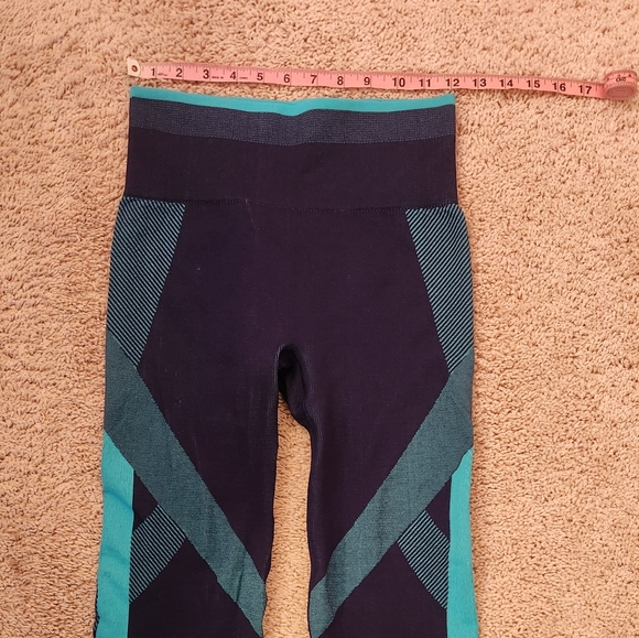 Victoria Secret Pink Cool & ComfyWomens Blue Seamless Leggings Size Small - Picture 4 of 6